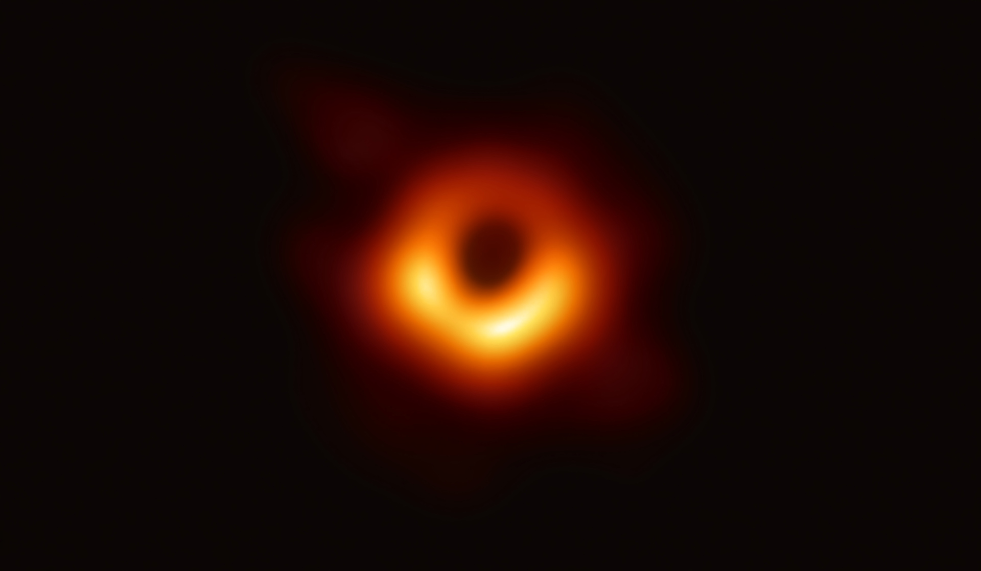 Фото сверхмассивной черной дыры — коллапсара в галактике Messier 87 (М87). Event Horizon Telescope (EHT).