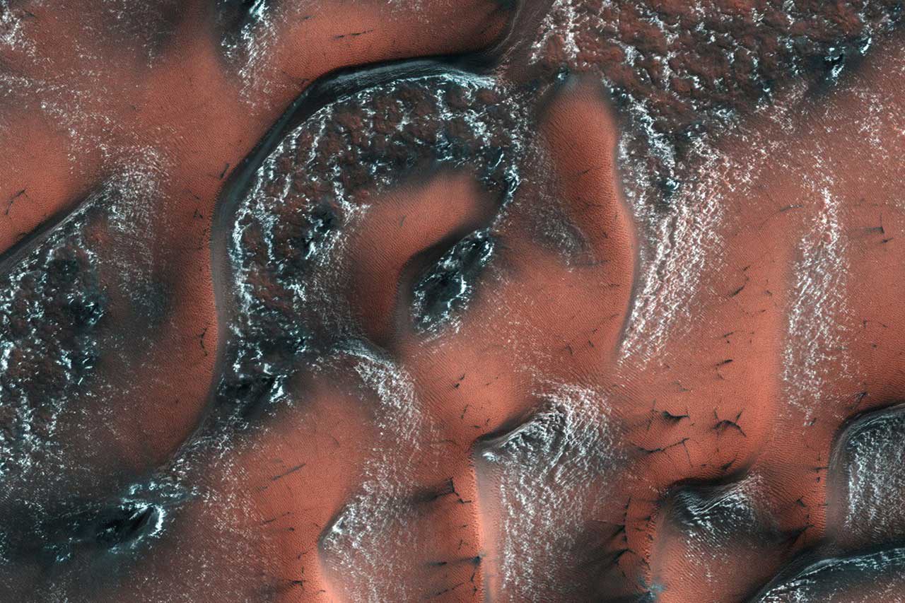 Мир снежных дюн на Марсе